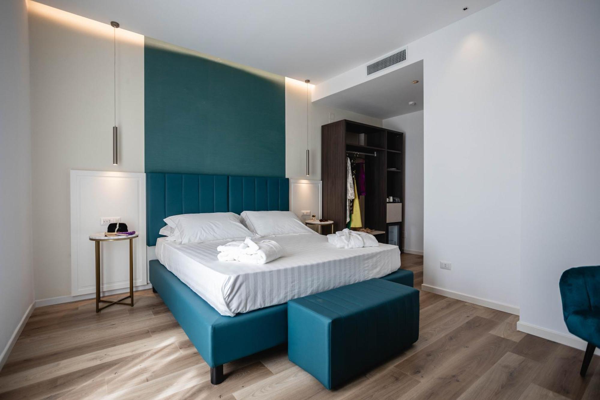 Suite mit Kingsize-Bett und Meerblick